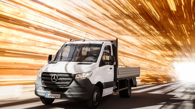 Illustration for article titled Stop Whatever You're Doing And Check Out The Sweet New Mercedes Sprinter Vans